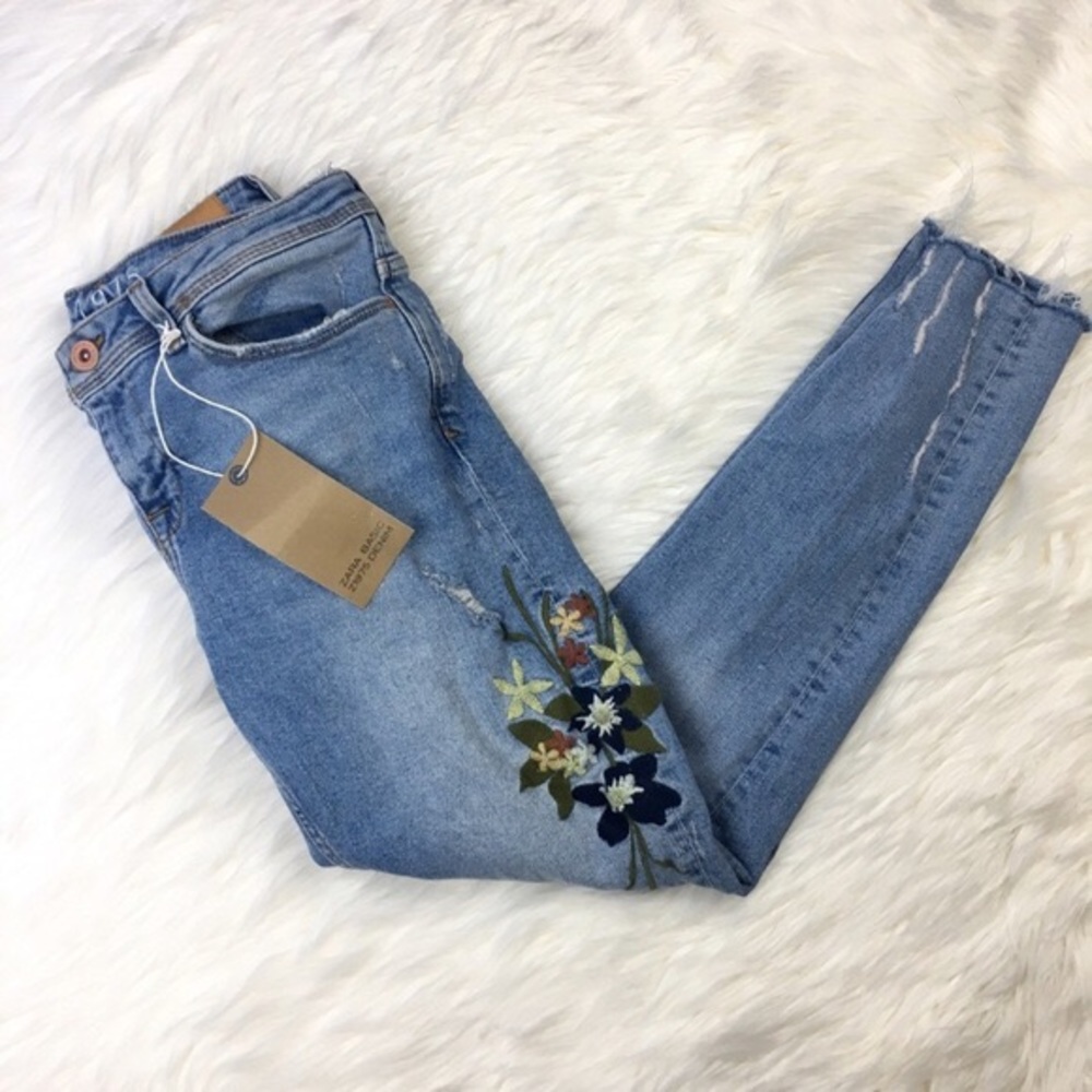 Zara Floral Embroided Blue Jeans